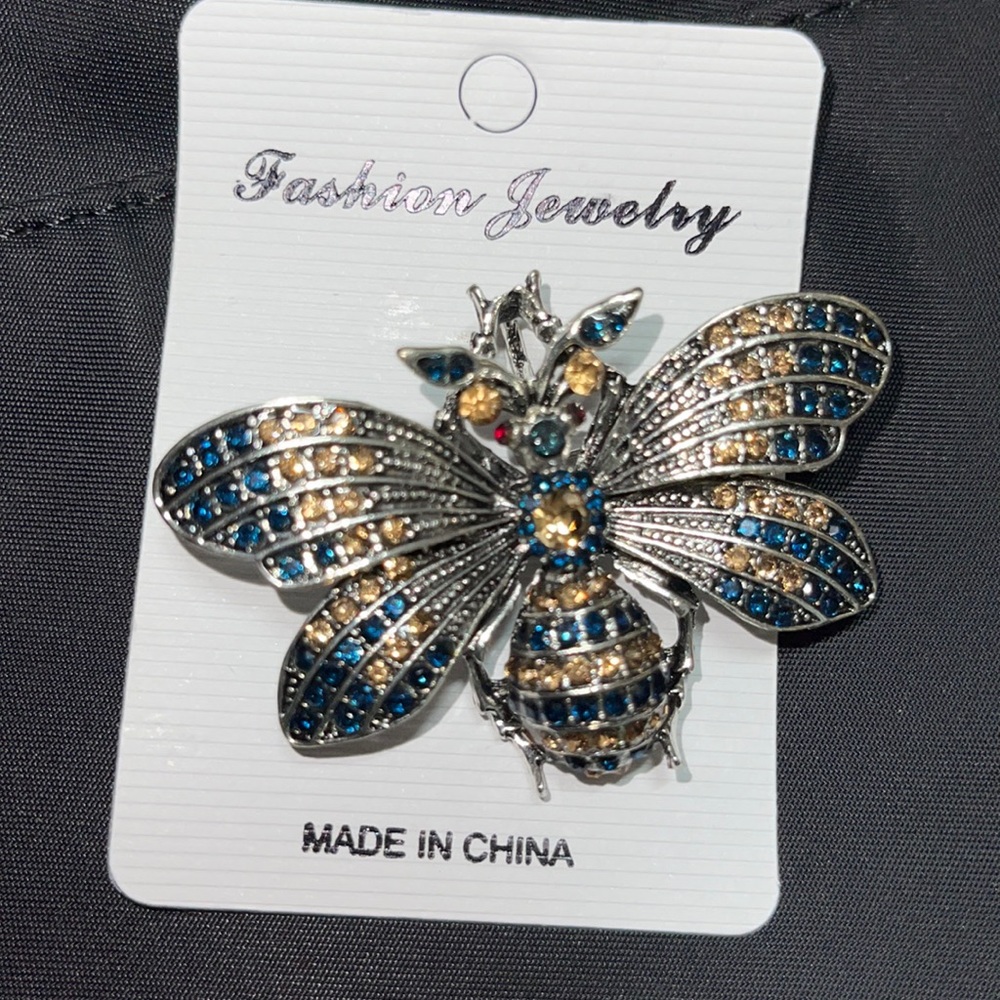 Bee broach